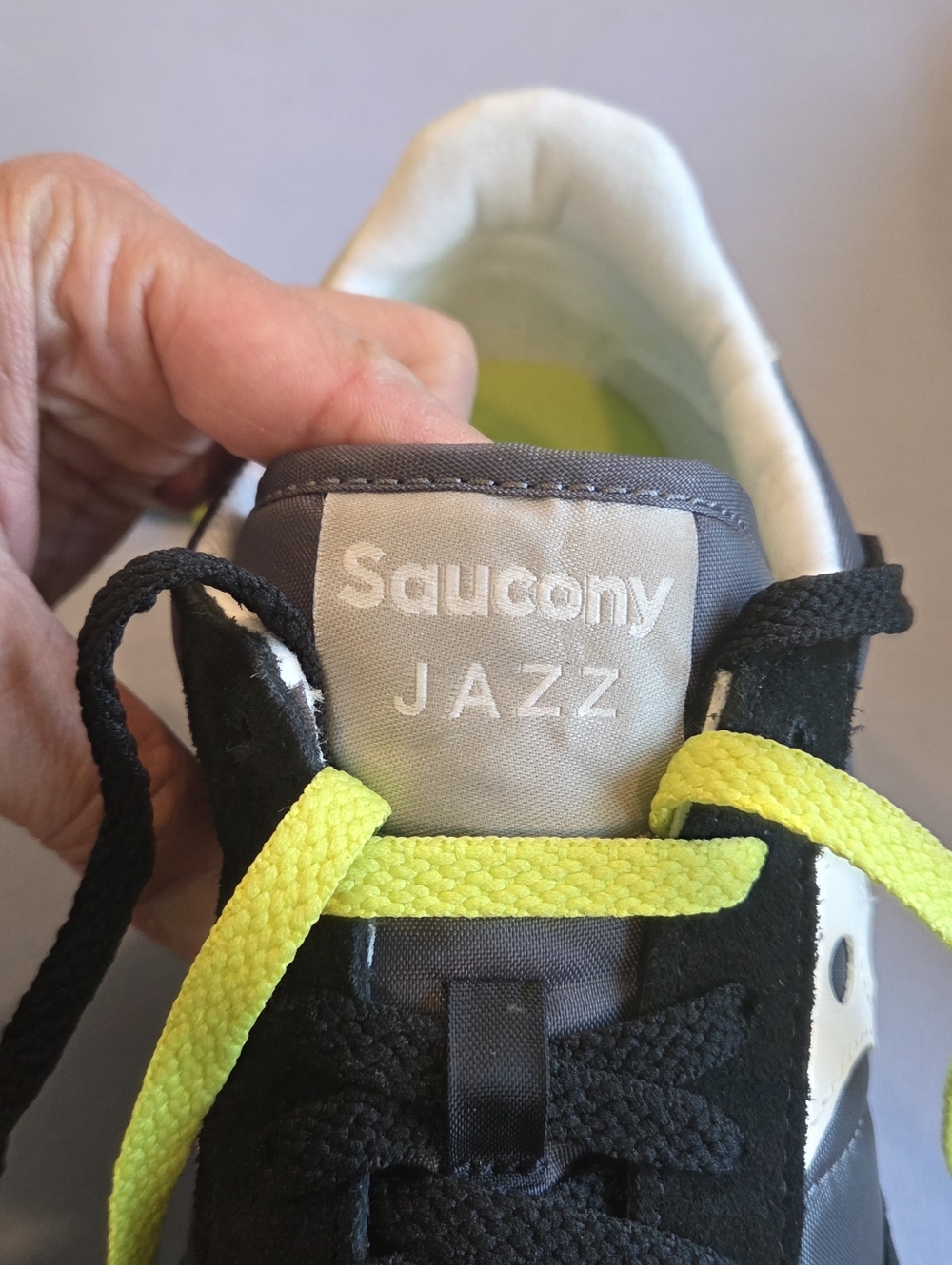 NEW Women's Saucony Jazz Sneakers - Black Suede & Gray/White/Cream - Size 7.5 US - Picture 4 of 13